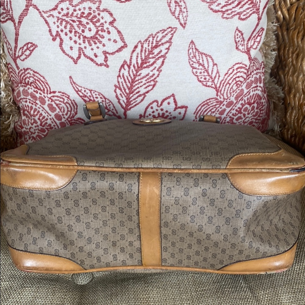 Gucci Brown Shoulder Bag with Iconic Design - Picture 6 of 16